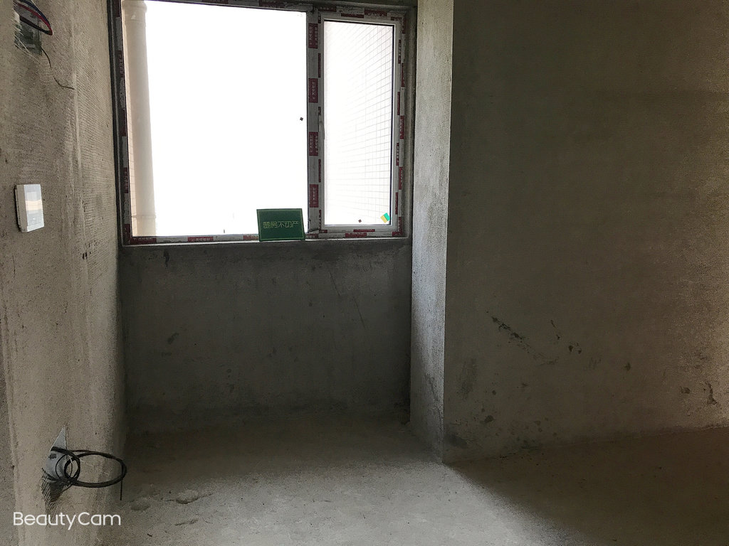 时代天骄毛坯三房中间楼层户型方正房东诚意出售