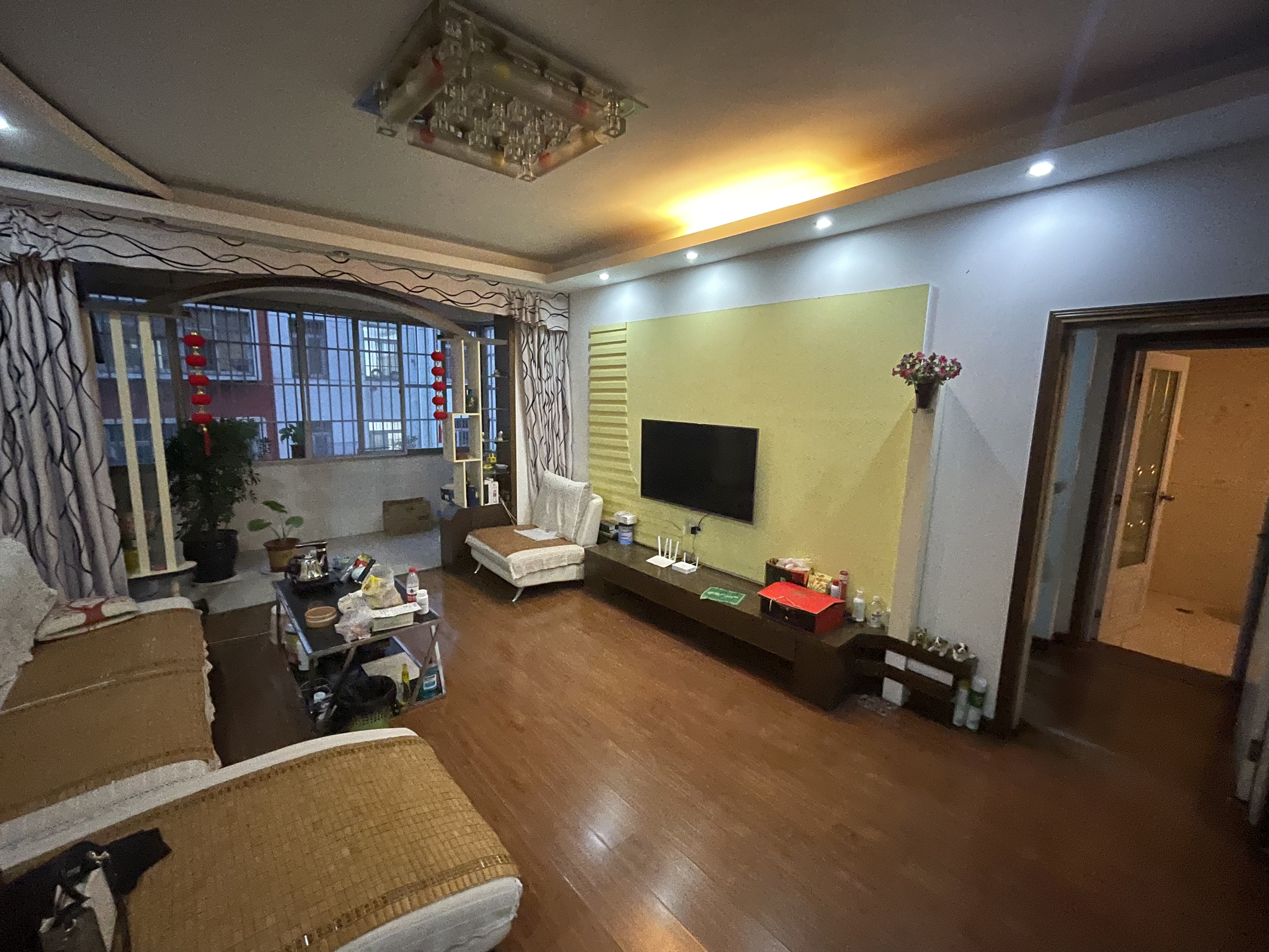 德美花苑西桥附近三房两卫好楼层菜场很近生活便利