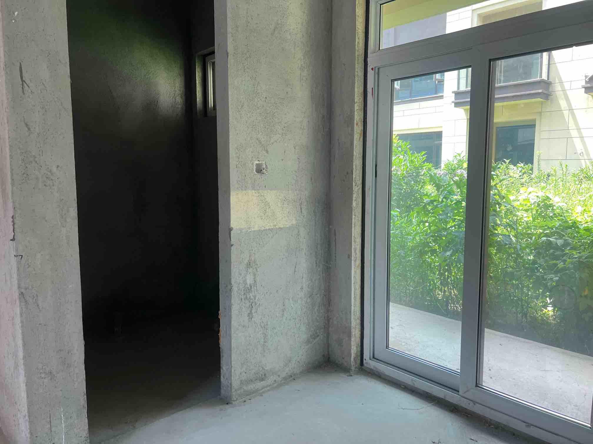 直降60万，祥生观棠府边户联排别墅，大院子，急卖，随十看房，可谈