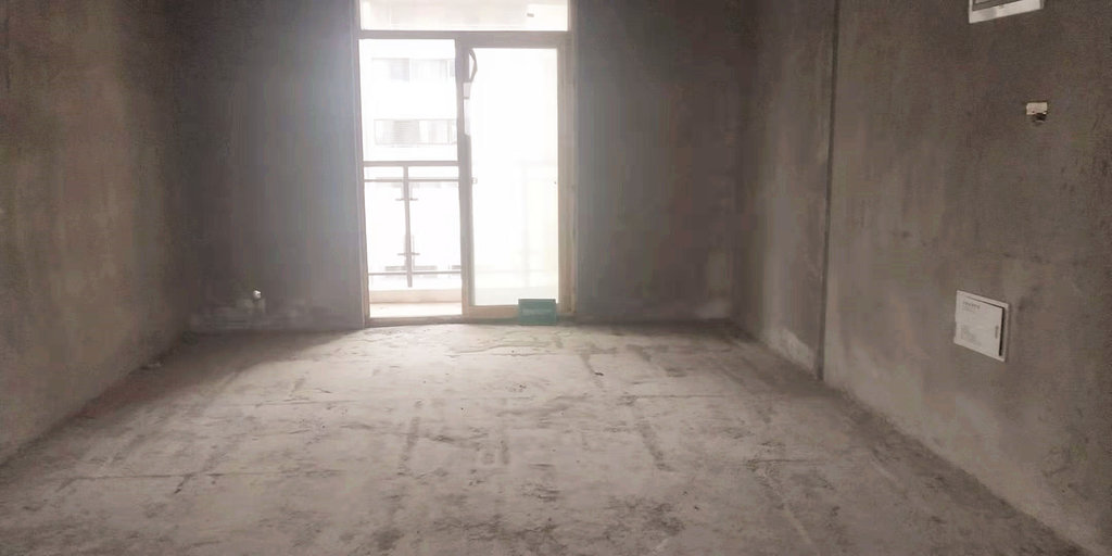 城南紫金城好楼层毛坯大三房南北通透证满二