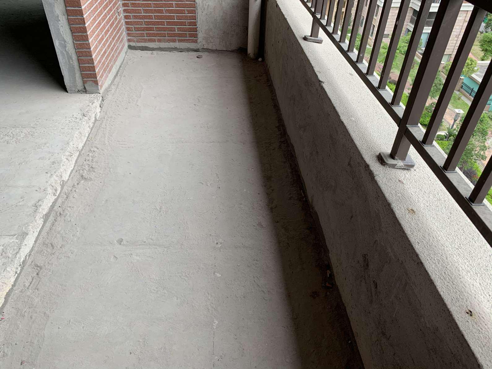 新城壹号五期洋房复式楼 小区环境清幽房东诚心出售