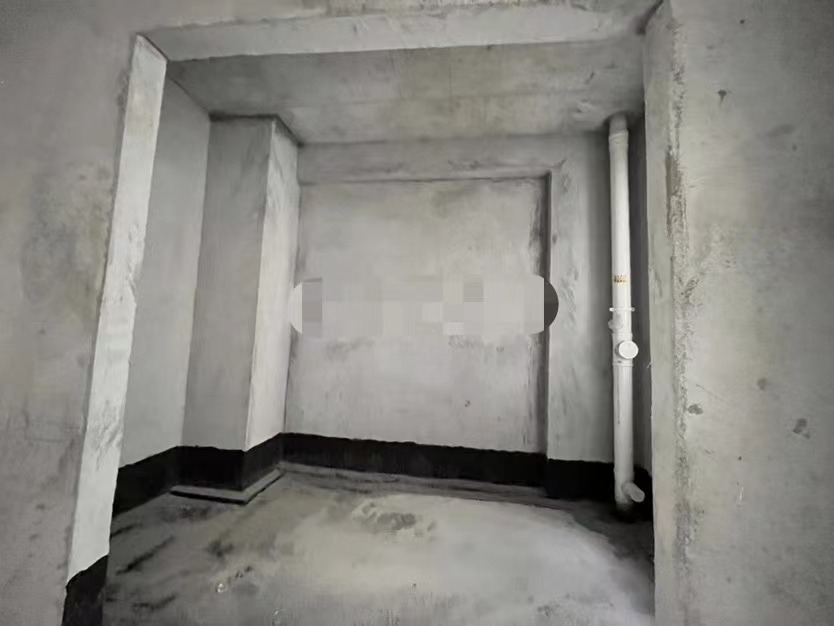 225，降价了，捡漏，蓝天花园，业主急卖！现房！小高层一梯一户南北双阳台，3开间朝南，