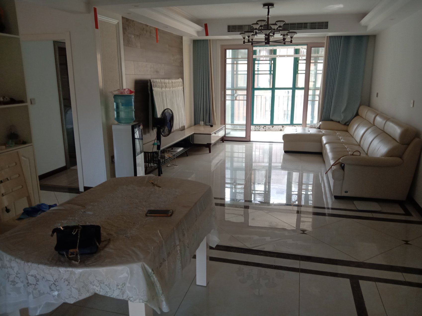 新城壹号五期132.22平全新精装修三面采光南北通透