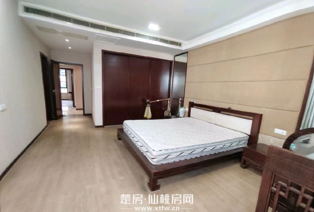 房东自卖德政金园194平4室2厅3卫步梯三楼（无地下室）