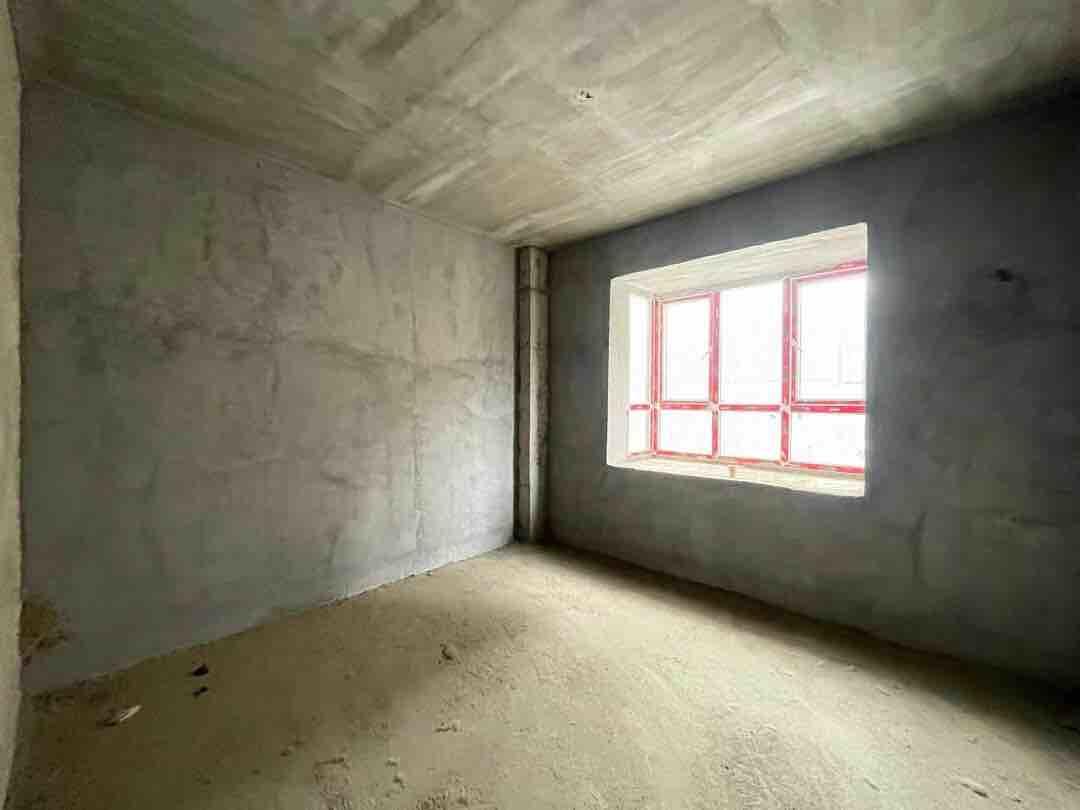 城南电梯小高层，单价5500边户，南北通透，中间楼层，证满二