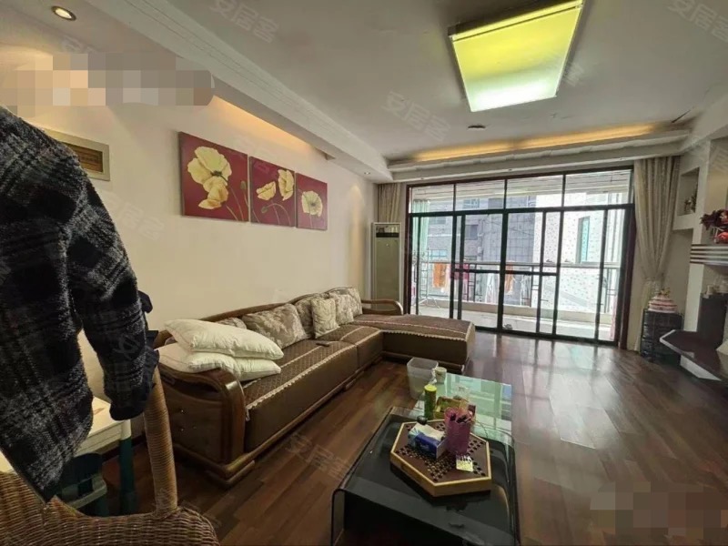 武商附近 ，步梯3樓，齡新，精裝3房2衛(wèi)，單價3000，成色新，南北通透