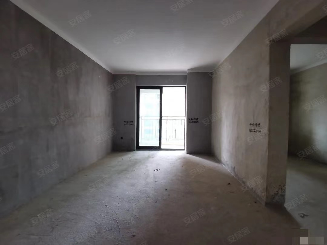 89，房东亏本出，城南森林国际翡冷翠 ，急卖‼️ 证满二， 小区环境好， 楼下是二小二中