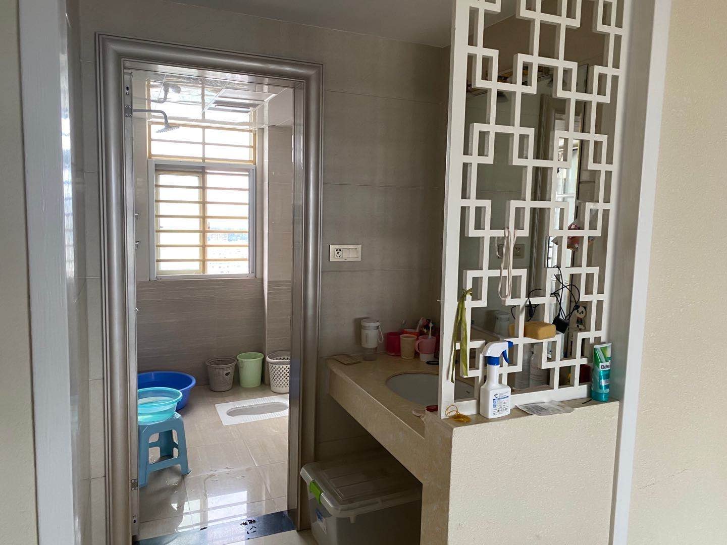 复星城精装三房，电梯好楼层，业主诚意出售