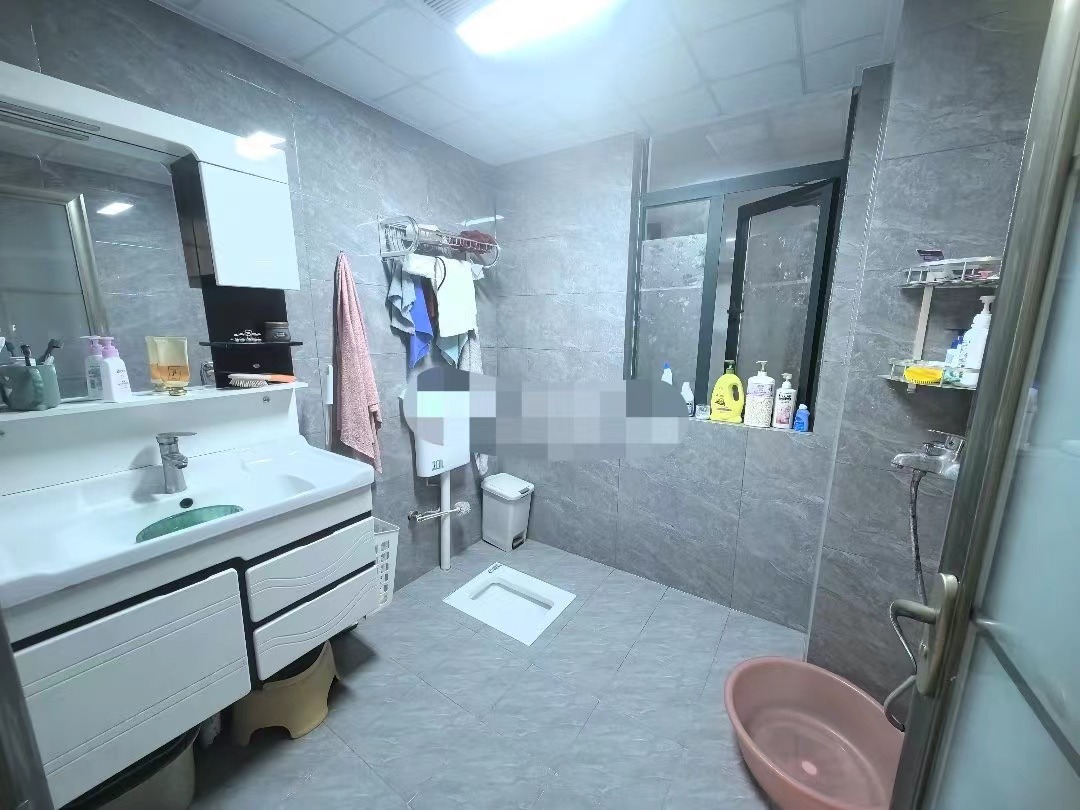 230，降价了，诚心出售，捡漏，新城一号，精装3房、中层好楼层，证满二，采光好