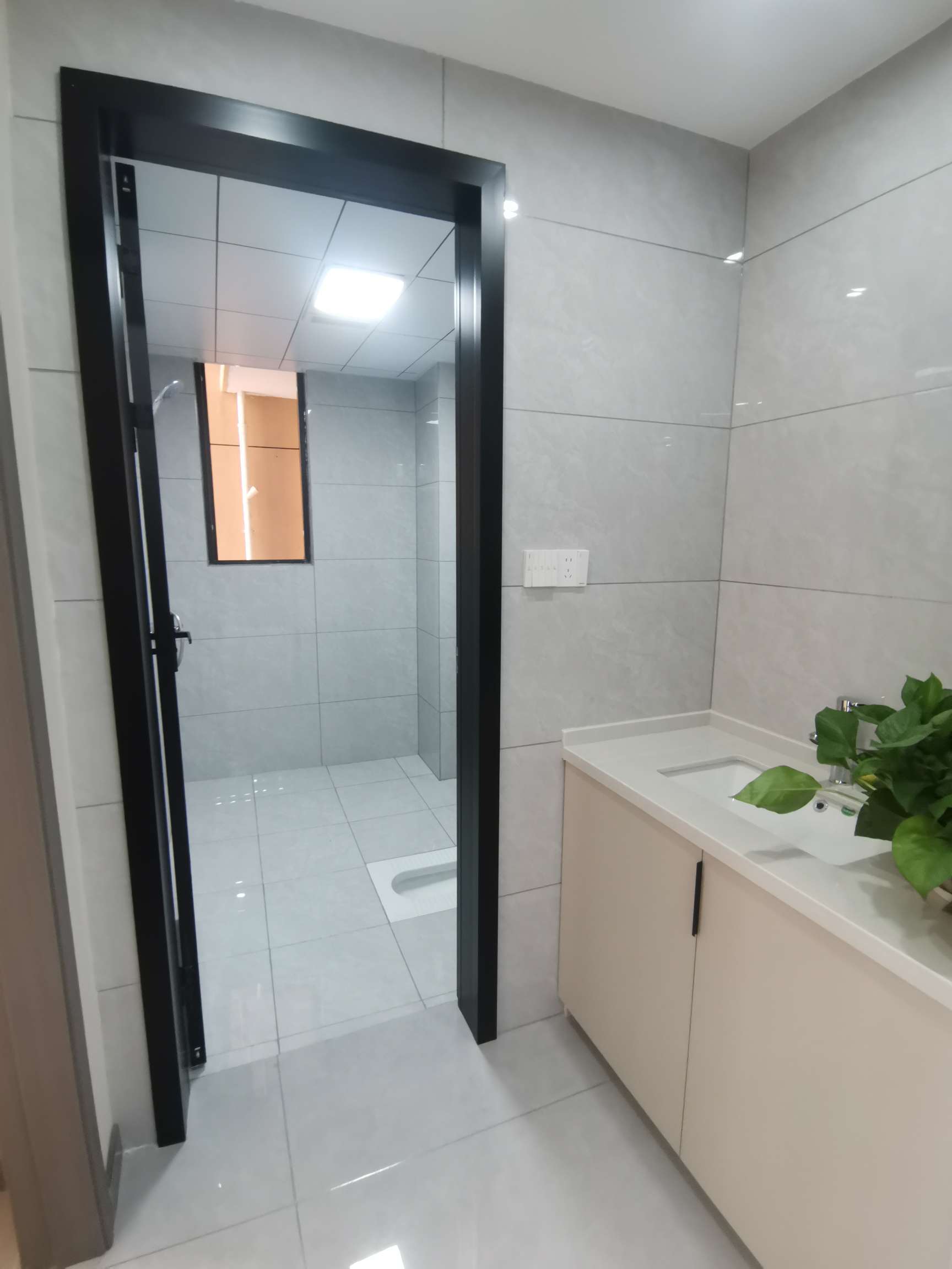 城西大社区九成新小三房满庭春