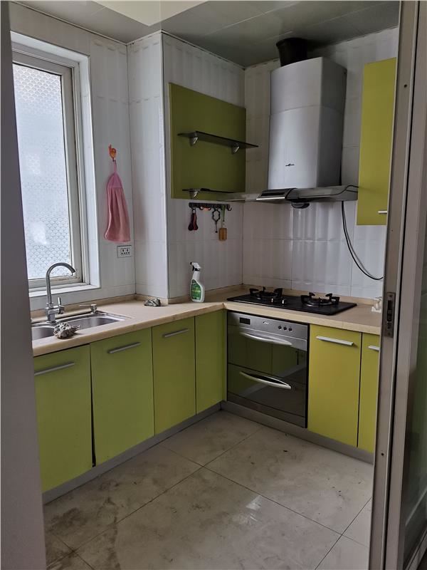 宏运名居，步梯中层，证满五年，价格美丽看房 看