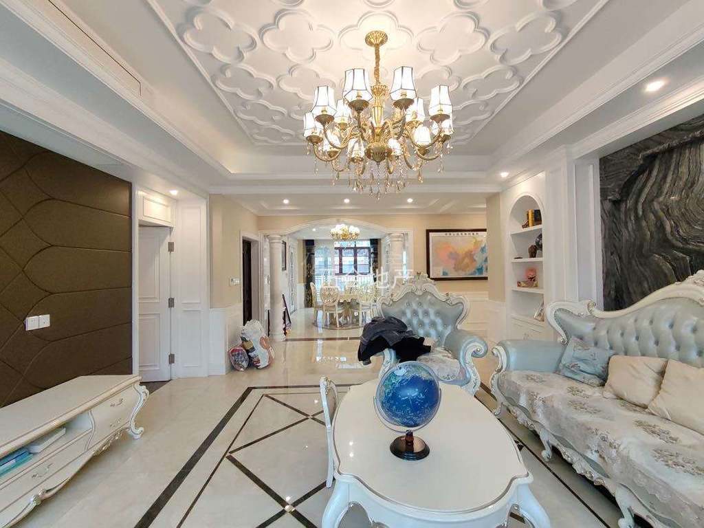 房东急售，城南新城壹号，大平层，电梯入户，花园洋房，好楼层，带车位