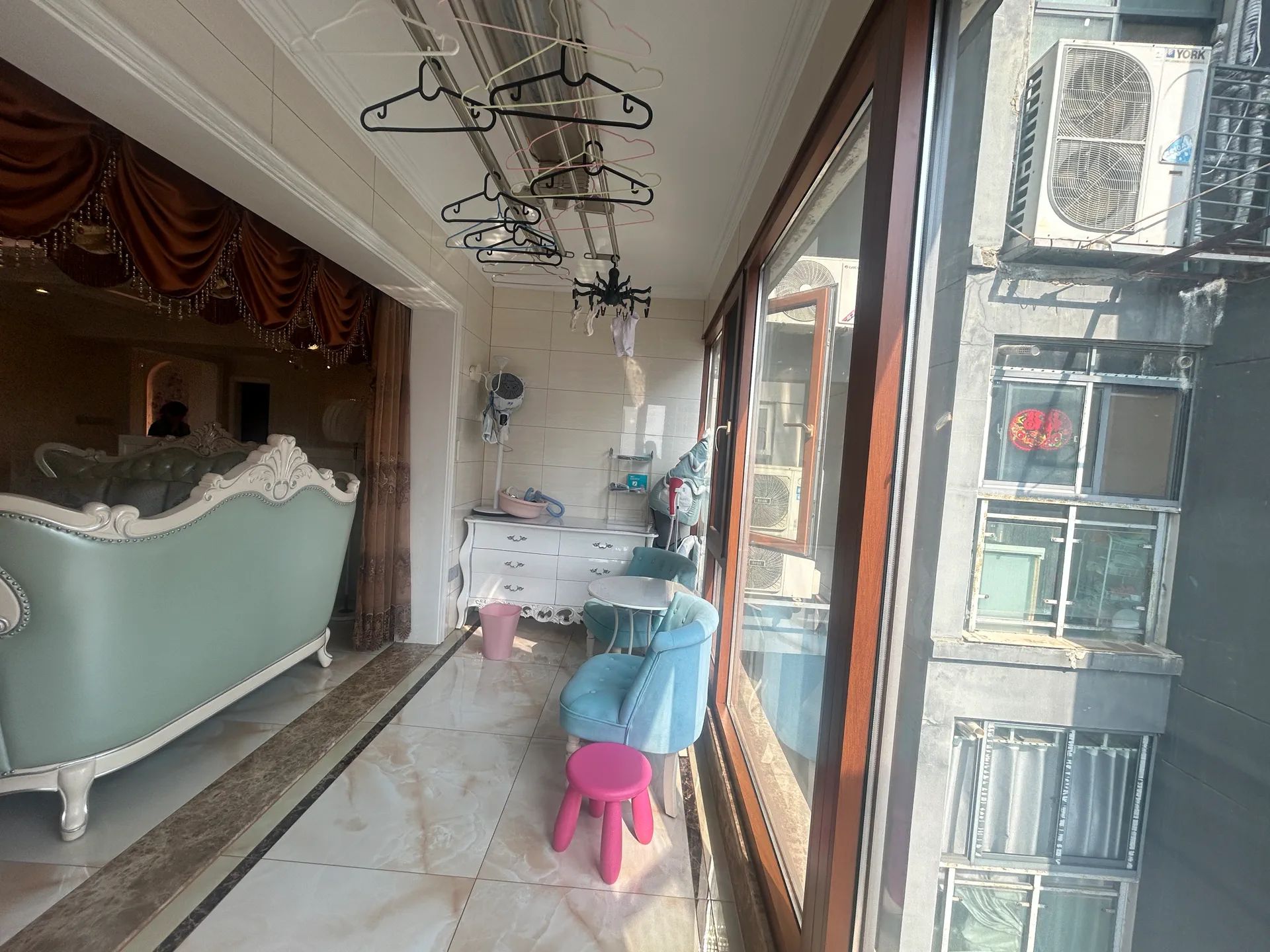 城南，福星城，豪装三房，装修花了58万，带车位，好楼层，证满二