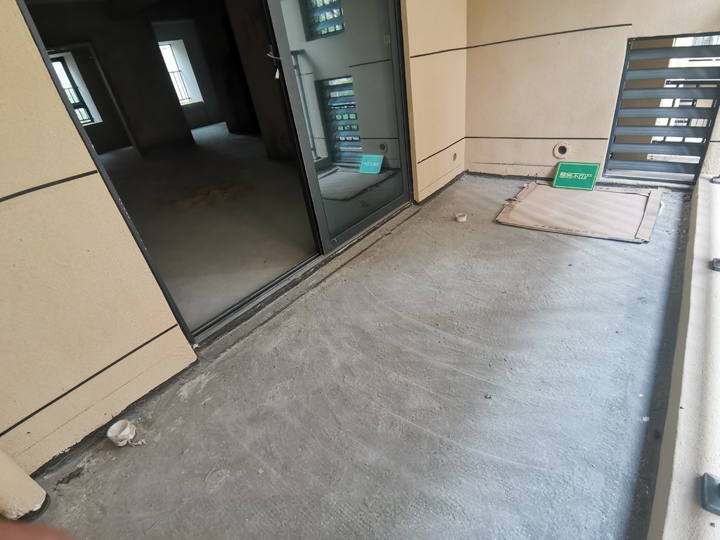 森林国际翡冷翠毛坯大三房二中旁学府好房南北通透边户房东外地置业诚心卖 看房