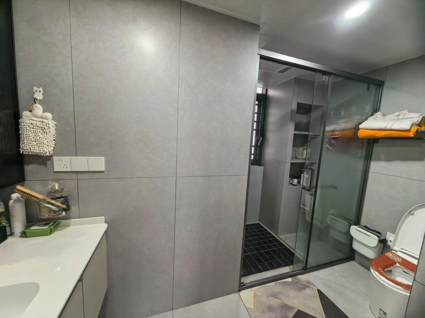 亏本出售，捡漏！风和日丽，精装三房，带一个地下车位，好楼层，证满二年，