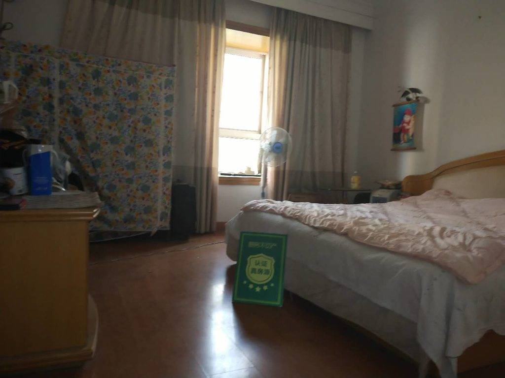 老城区西桥华宝芙蓉花园三房楼层好地理位置优越好房看房方便