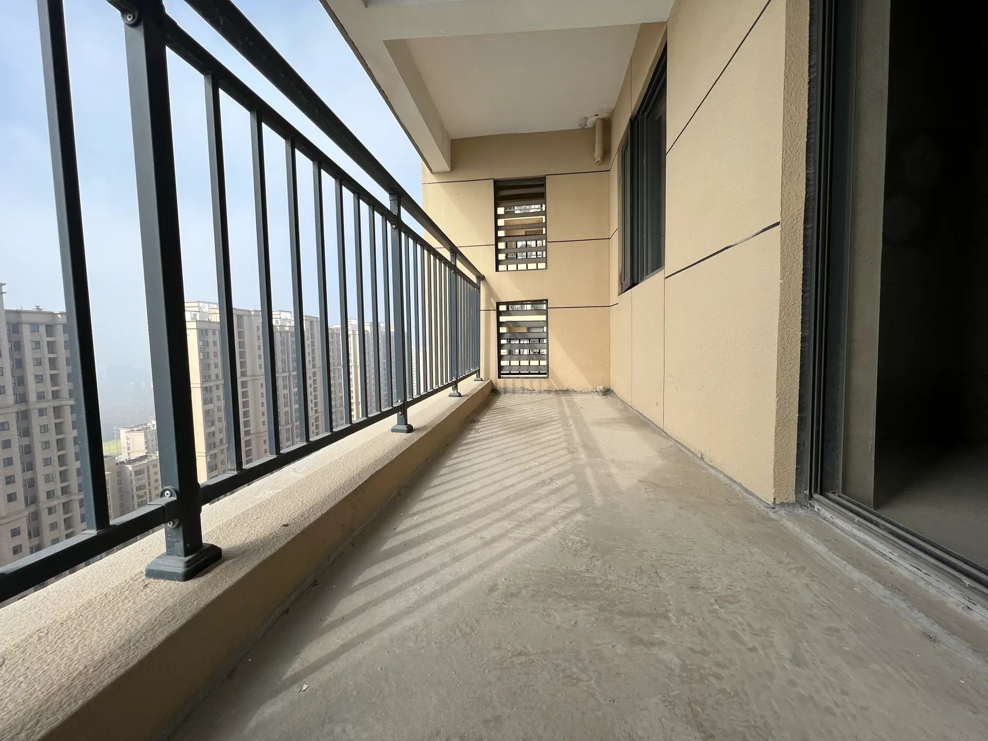 捡漏，房东急售，森林国际翡冷翠，电梯好楼层，采光好，证满二