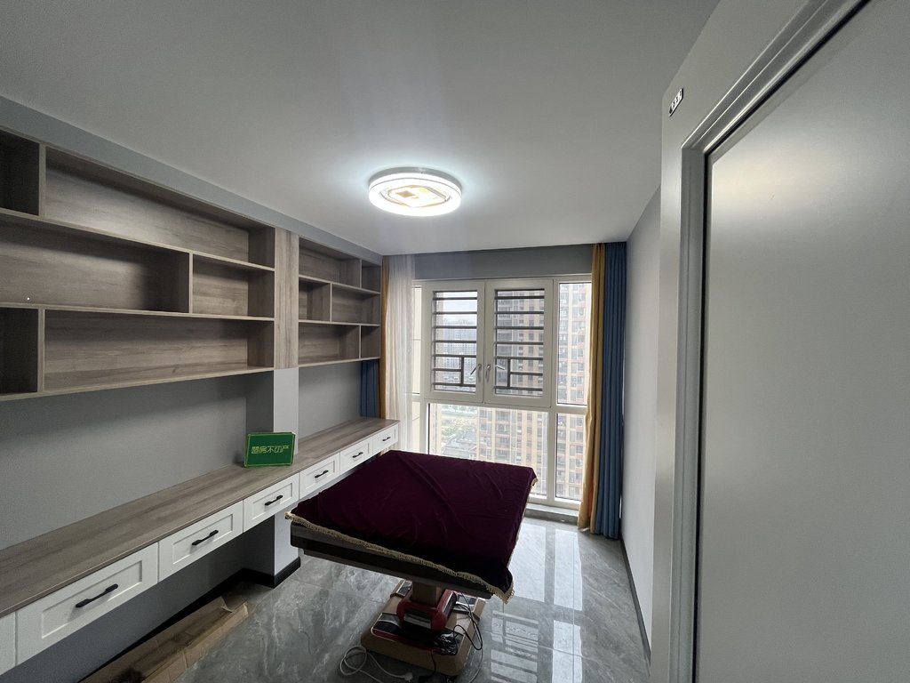 元泰未来城全新装修好楼层送入户花园带麻将室，一天为住