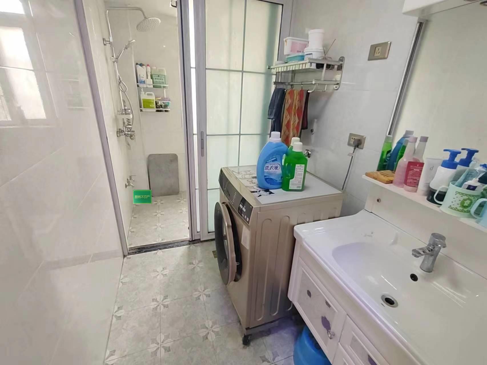 妇幼对面世纪雅园精装修中间好楼层家具家电全部留下税费炒鸡少