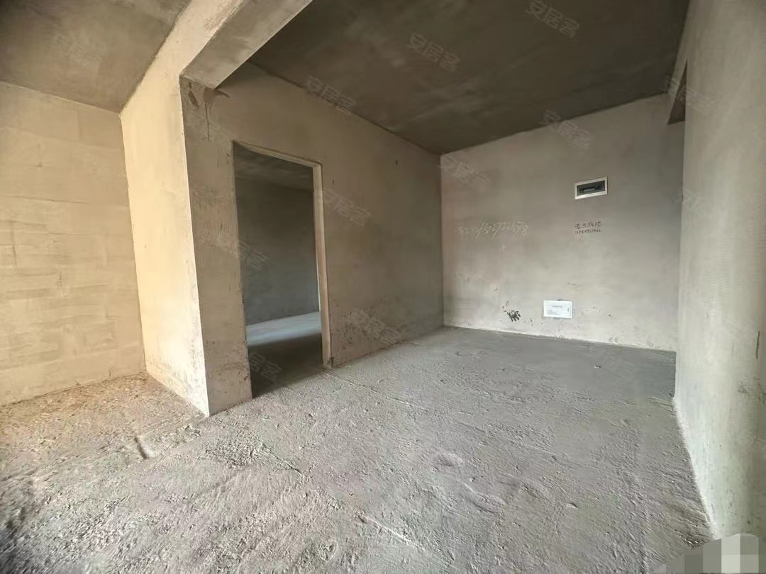 20，房东亏本出，40多万城南电梯房，电梯16层，证件满二，捡漏