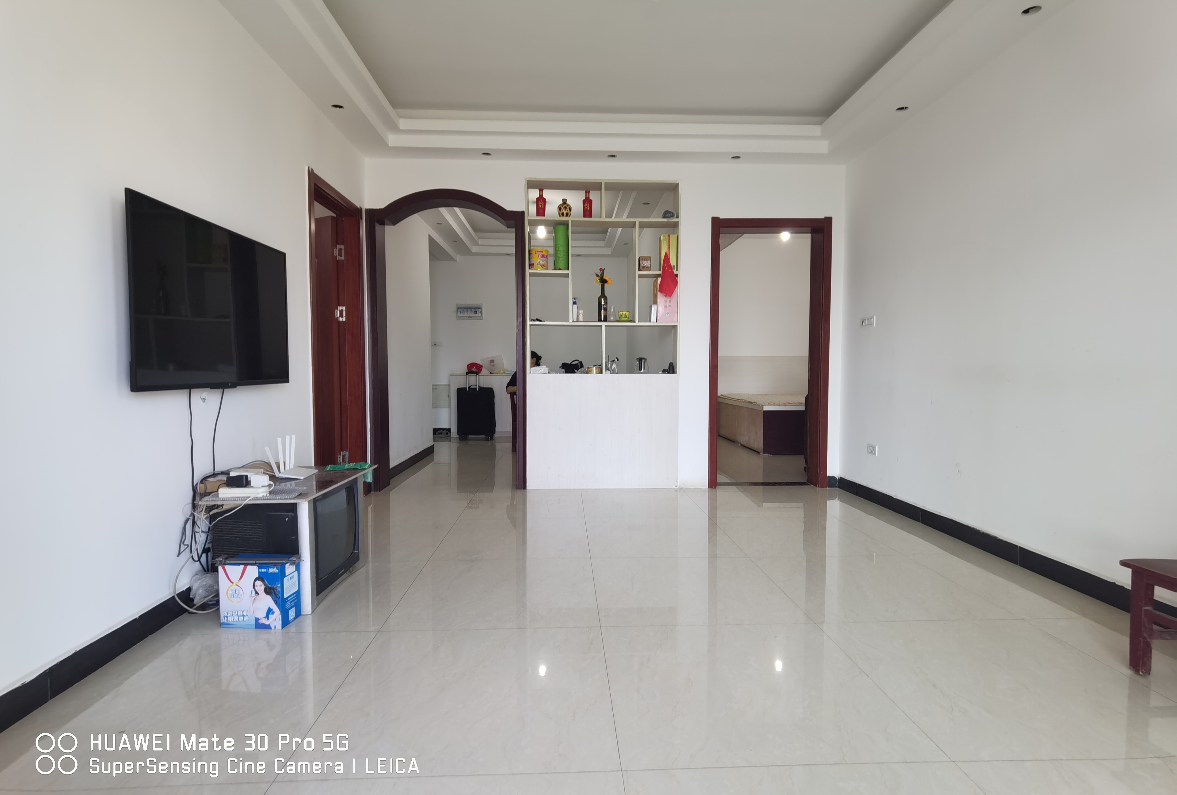 新城一号 精装小三房 领包入住 视野采光好的 看房方便 出行也很方便 周边配套齐全