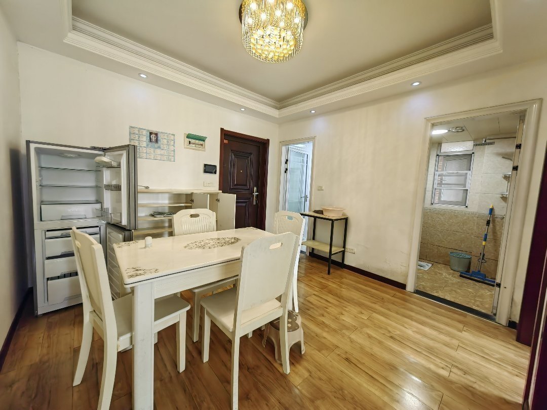 和合国际城4期 精装修 家具家电全配 优价出租！