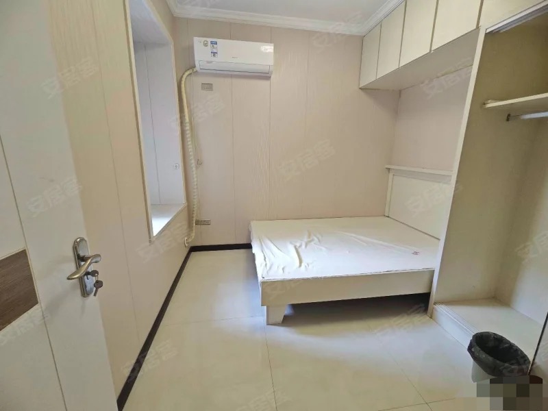 236，降价了，业主急售，一中附近，和合国际4期，精装3房，南北通透，楼层好，证件满两年，