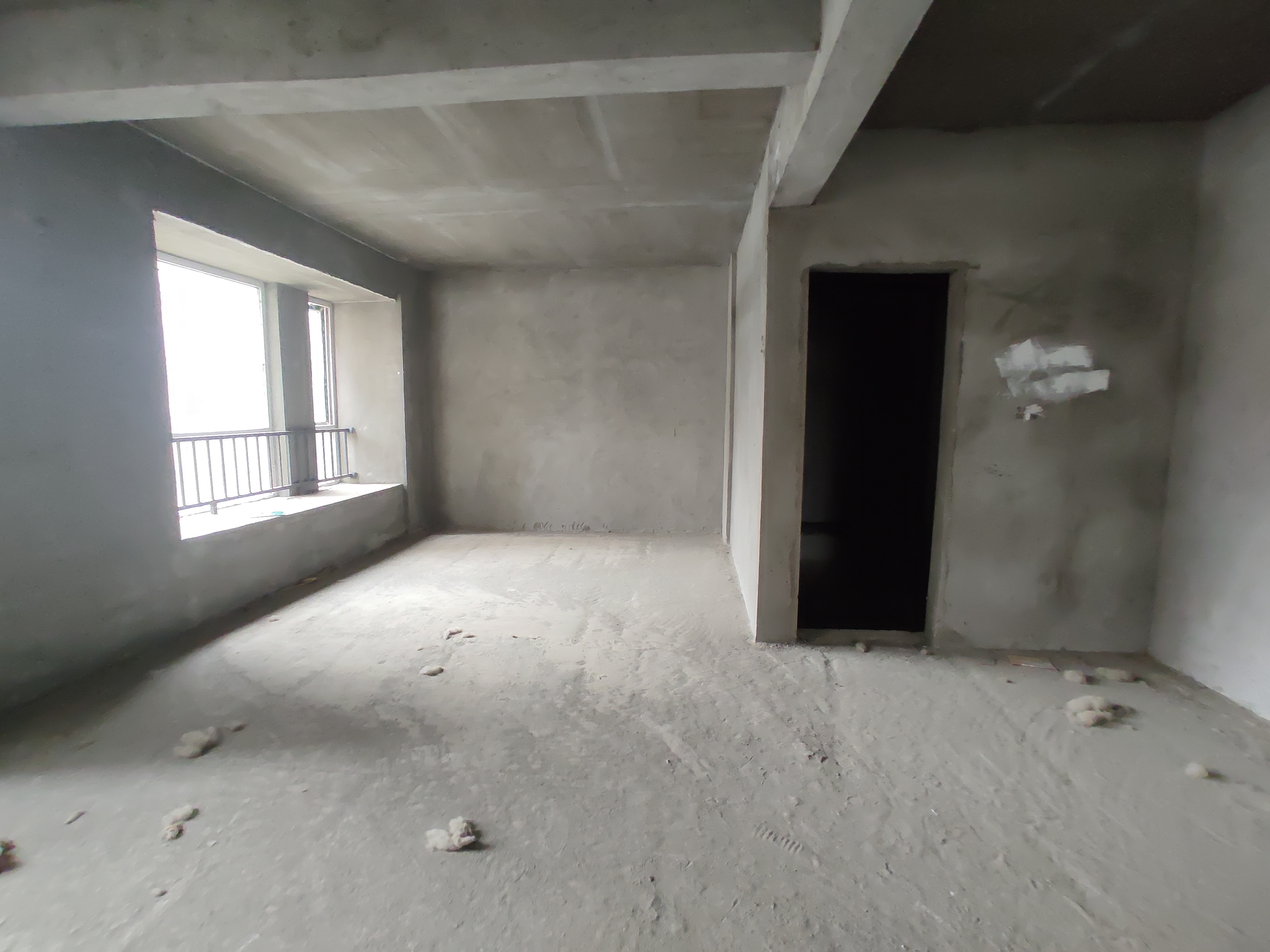 元泰未来城新三中旁两梯两户环境优美诚意出售