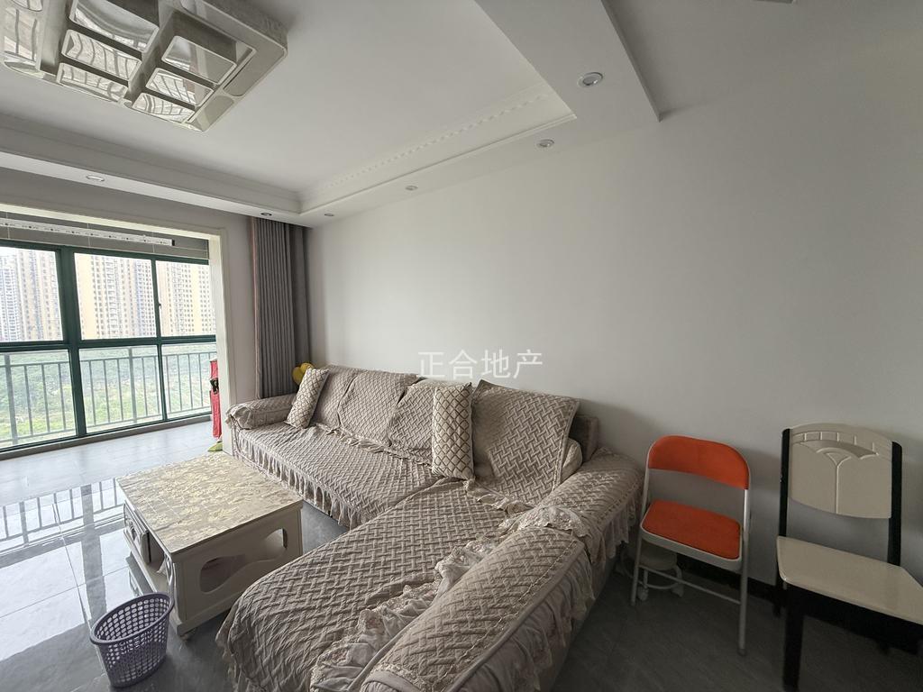 城南，新‮壹城‬号‬五期，​电‮小梯‬高层，精装​3房2厅2卫，中间好楼层，家电全送，证满二