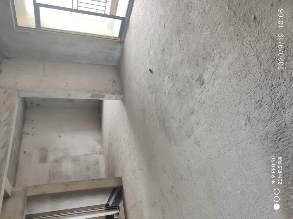 城南，新城一号，毛坯电梯中间楼层，证满两年3房2厅，户型方正，看房有钥匙