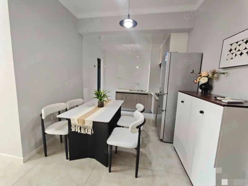 捡漏，新城壹号，精装三房，电梯好楼层，单价5200，证满二，拎包入住