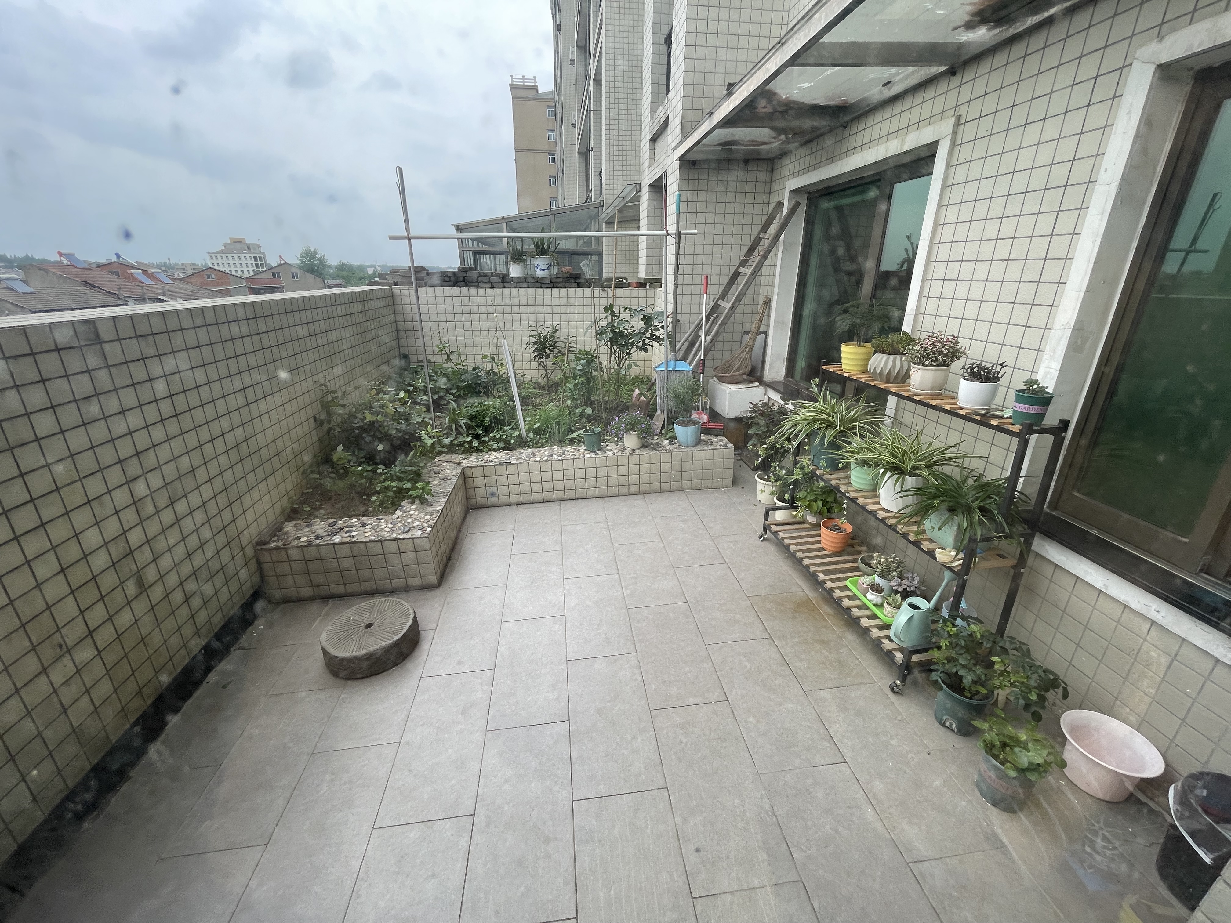 锦绣龙城电梯房带露台装修房子毛坯价城东刘潭公园