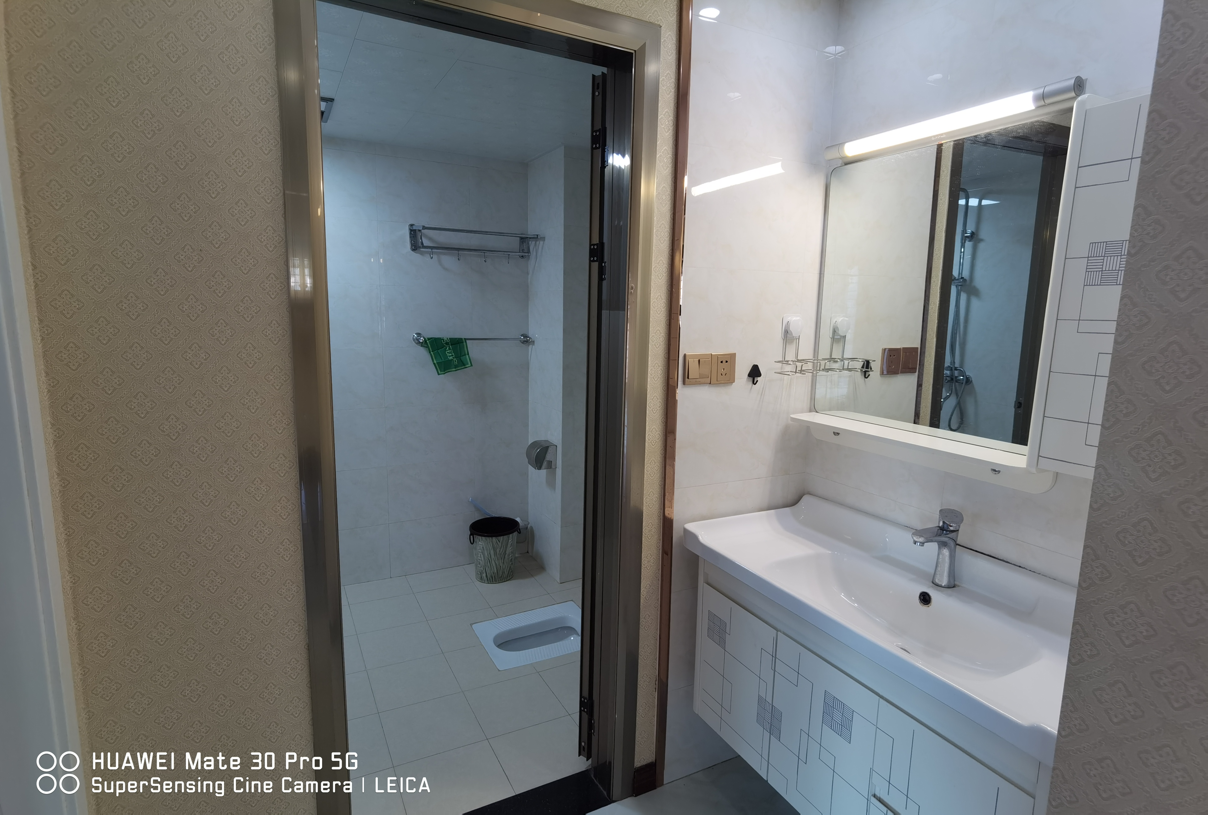 福星城精装三房家里的成色八九成新看房方便直接拎包入住楼层也好