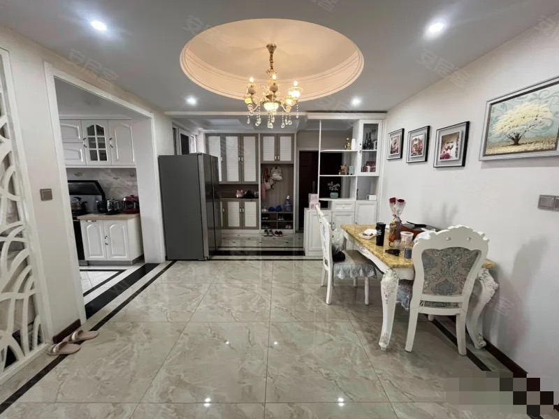 336，城南，御台公馆，精装3房2卫，好楼层，保养好，拎包即住！南北通透