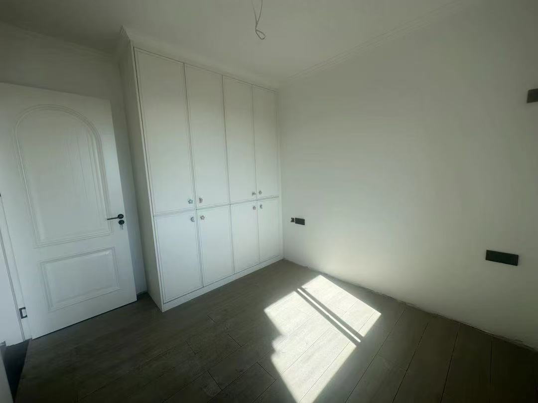 捡漏，城南，荣怀1梯1户，精装4房，小高层，证满二