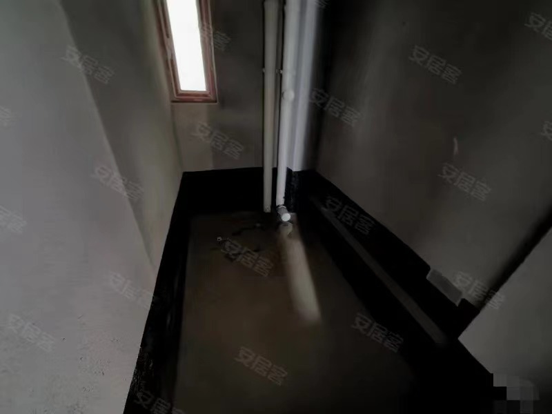 降价了，捡漏，风和日丽，好楼层，单价4700，满二，还带车位，比补贴还便宜，三开间朝南