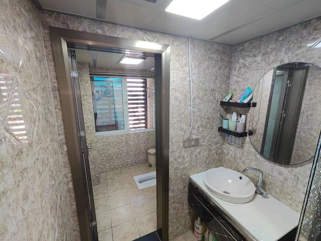 圣淘沙精装大两房通风好三面采光，双阳台，业主诚意出售！