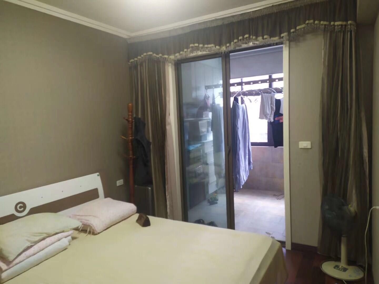 城南金城花园精装修三房，满五 