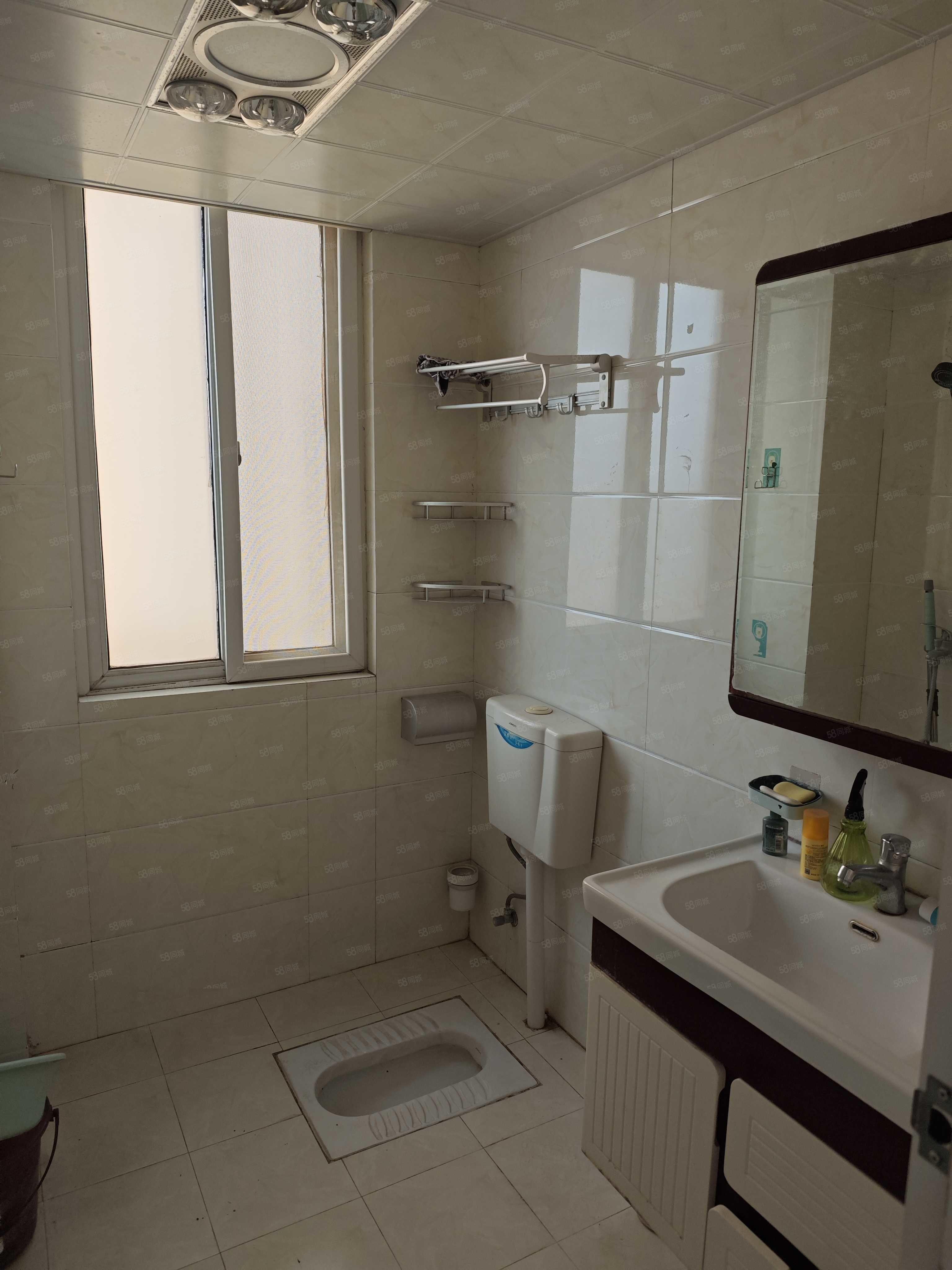 翰林公馆118平3室2厅2卫南北通透前后阳台优价出售！