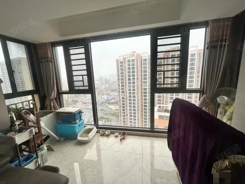 急售，新街，电梯好楼层，大平层25楼，单价5200，精装大三房两卫，全屋中央空调，证满二