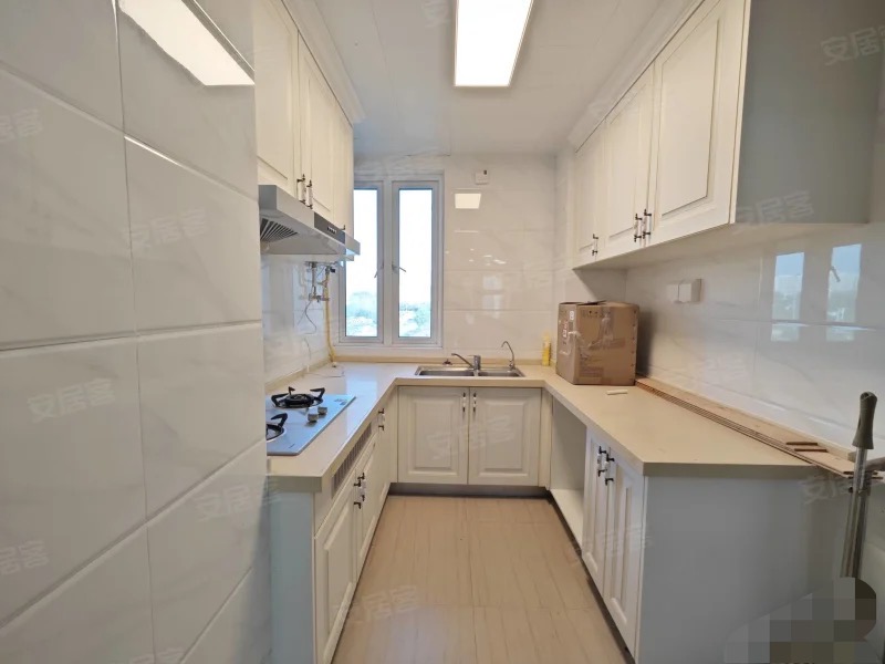 房东亏本出售，城南，碧桂园，9成新，精装大四房❗️送车位，单价5800，电梯好楼层，