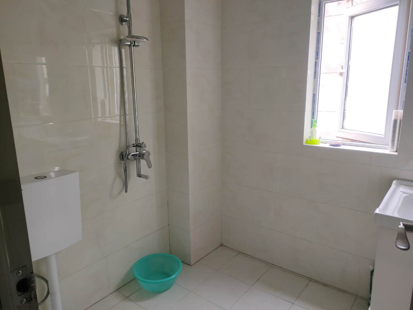 江汉 旁边精装电梯房好楼层采光好证满二业主诚意出