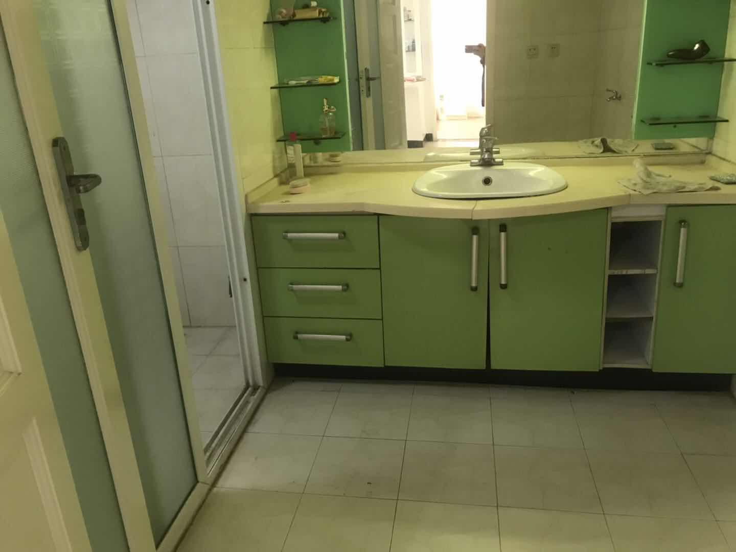 武商对面装修三房，离 近，南北通透，中间好楼层