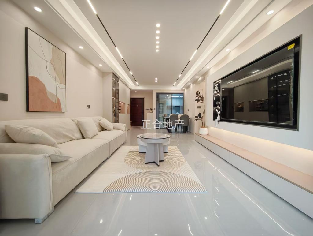 城南，御湖世家，全新精装三房二厅，证满两年，手付无要求，好楼层