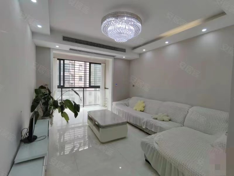 252，仙桃xiao学,中央华府，电梯小高层8楼，好楼层，精装两房，满二，成新色