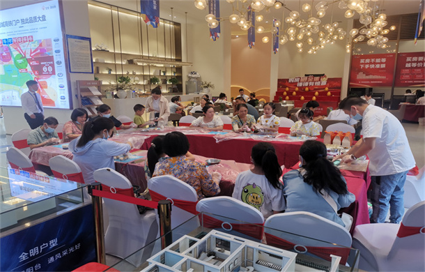 交投·满庭春 | 感恩中秋 冰皮月饼&玉兔灯DIY活动欢乐上演