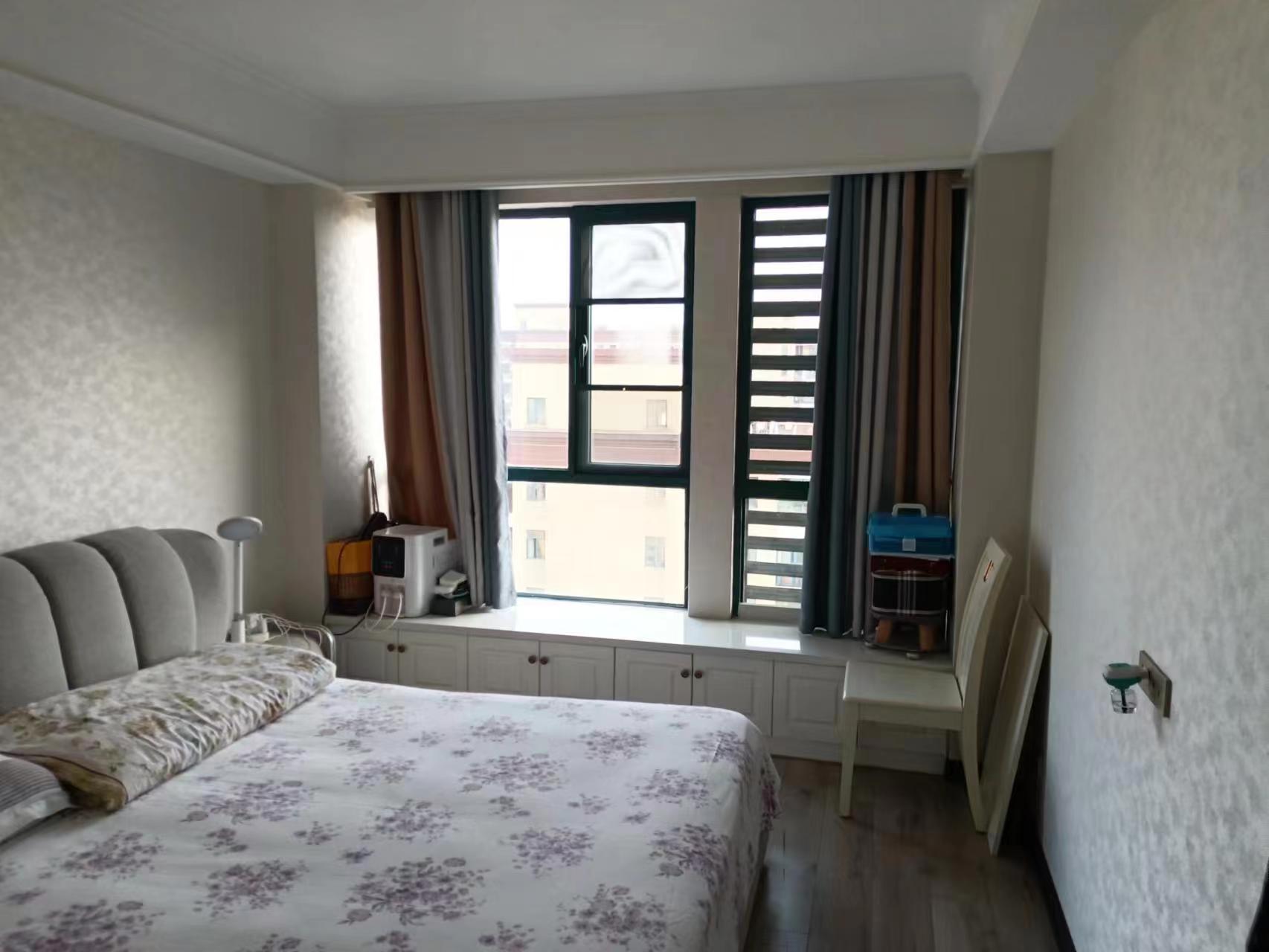 新城一号四期精装三房成色新看房约