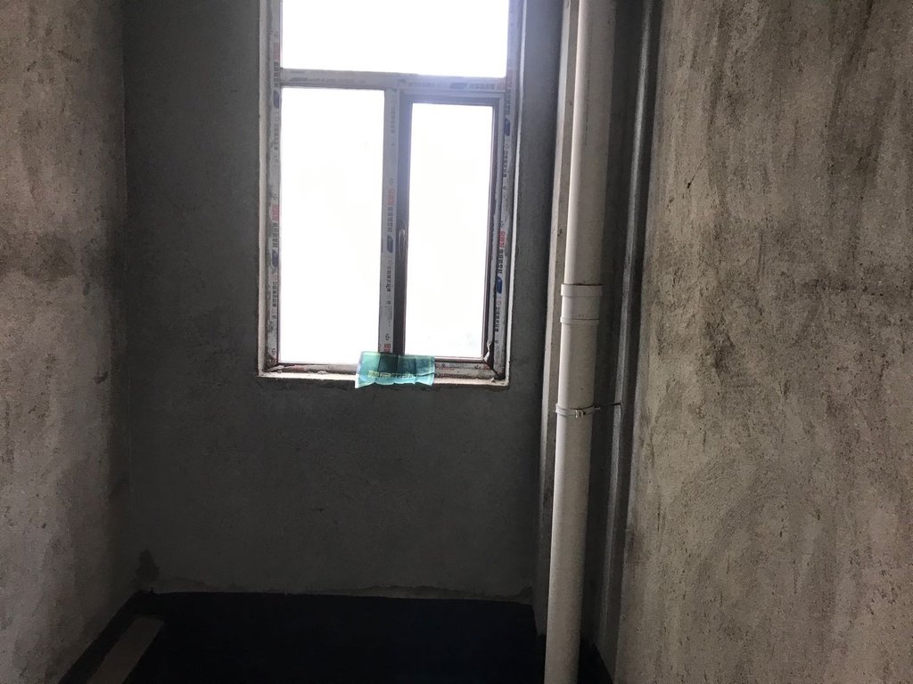 新城一号新街洋房中间好楼层边户三面采光房东诚心出售