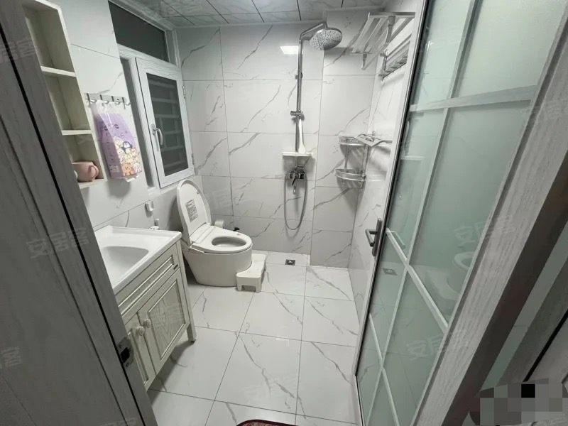 元泰未来城B2，东边户，​精装三房。好楼层，全屋品牌家电大金中央空调顾家家私​，证满二