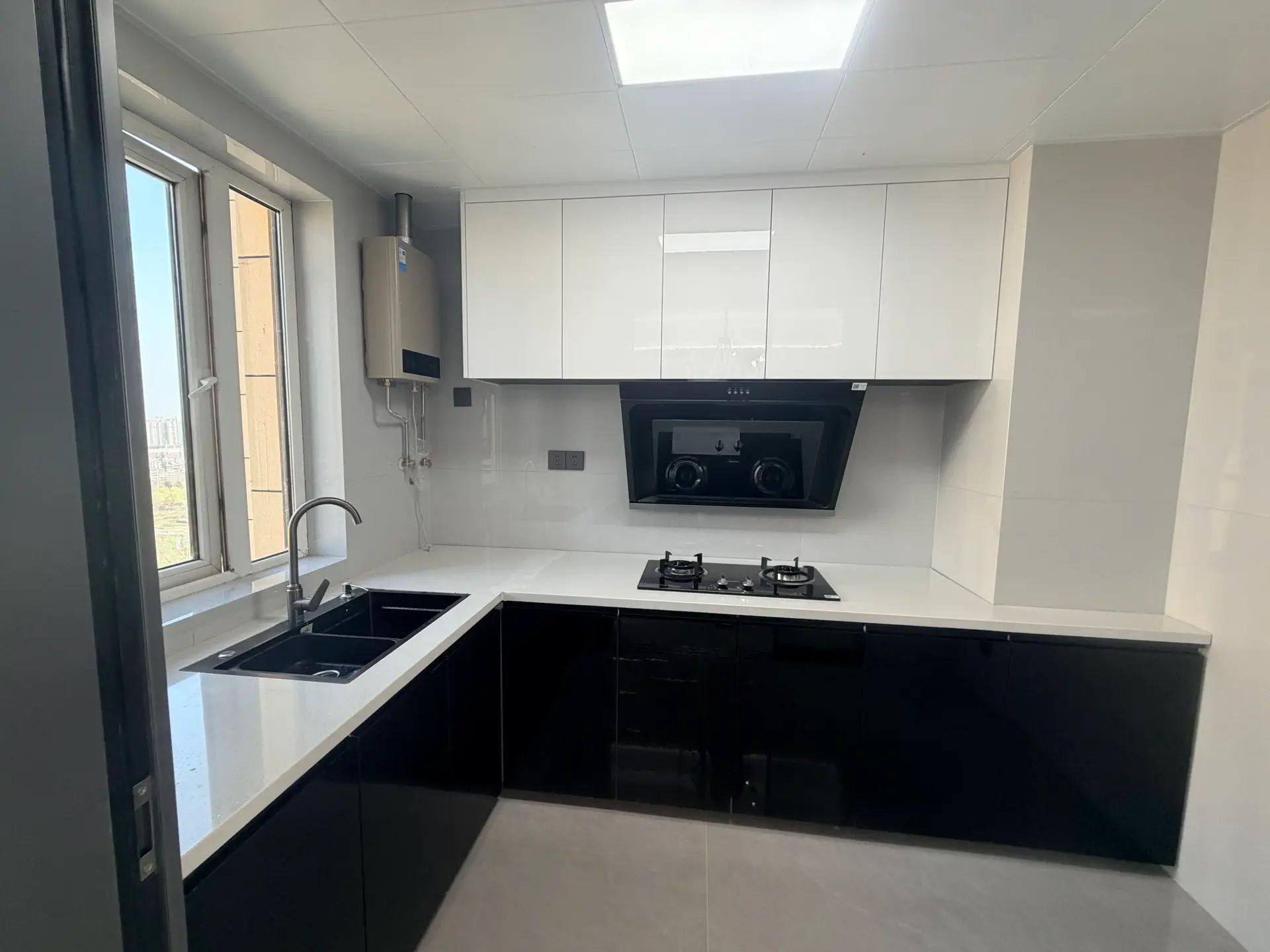 森林国际城4房2厅2卫全新精装修拎包即住！居家理想选择！